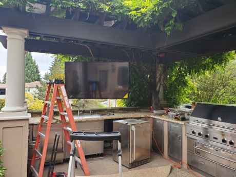 Outdoor Entertainment Installation with Outdoor Flat Panel TV