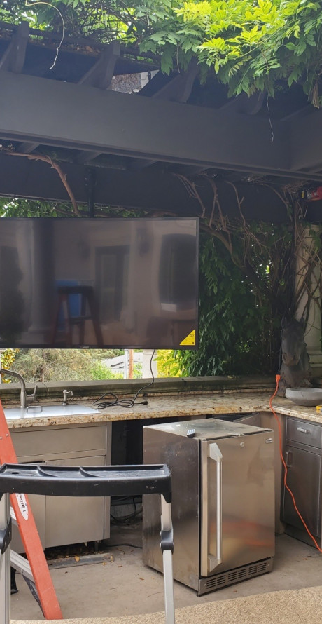 Outdoor Entertainment Installation with Outdoor Flat Panel TV