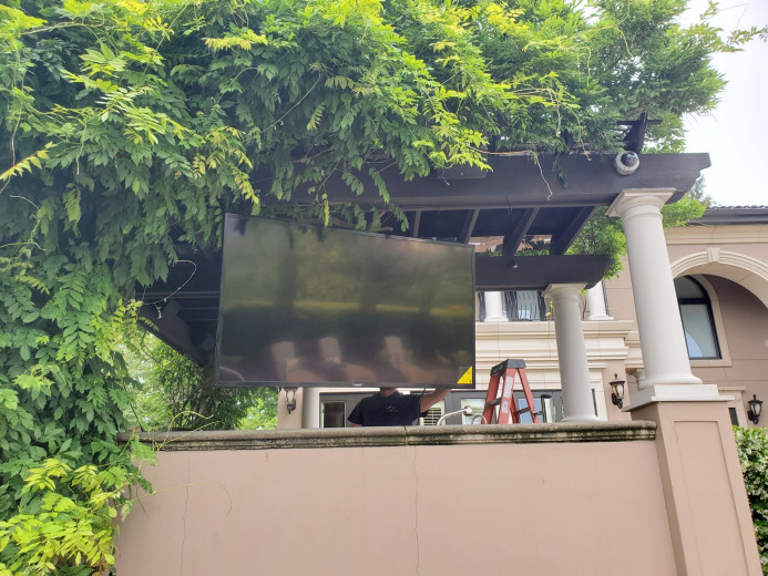 Outdoor Entertainment Installation in Kirkland, WA image: File_016